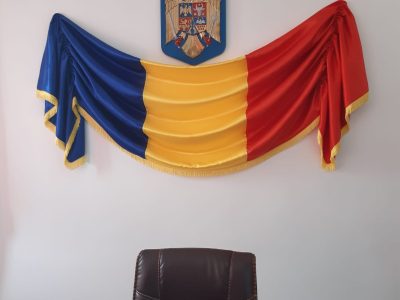 Drapel perete birou