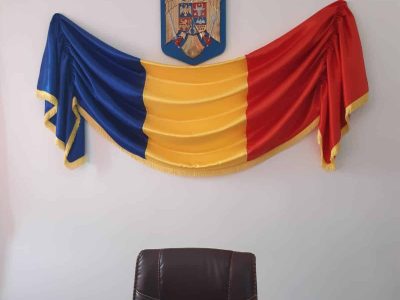 Drapel perete birou